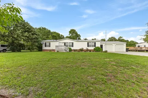 8932 Black Chestnut Dr NE, Leland, NC 28451