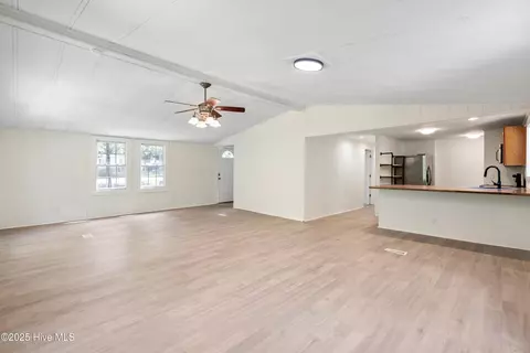666 Bay Harbor Dr, Hampstead, NC 28443 photo 4