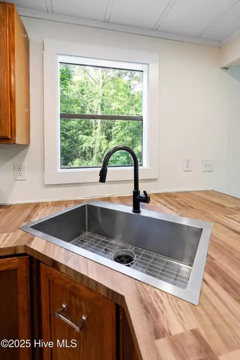 666 Bay Harbor Dr, Hampstead, NC 28443 photo 9