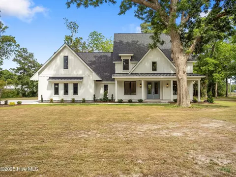 104 Indian Trl, Beaufort, NC 28516