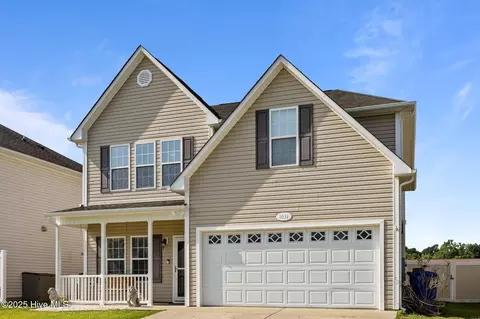 1031 Jade Ln, Winterville, NC 28590