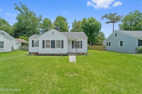 124 W Bayshore Blvd, Jacksonville, NC 28540