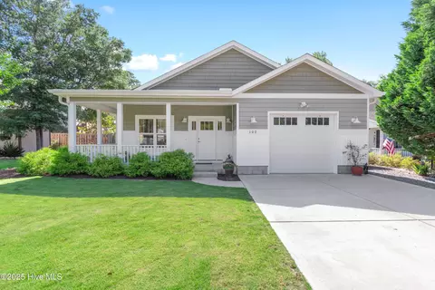 102 SW 4th St, Oak Island, NC 28465