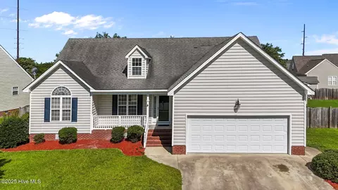 2012 Cherrytree Ln, Winterville, NC 28590