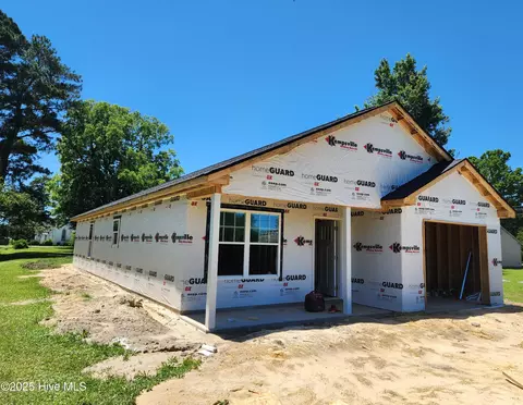 206 King Ave, Winfall, NC 27985