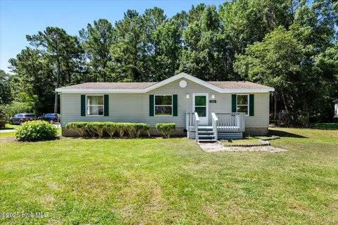 190 Bellhammon Forest Dr, Rocky Point, NC 28457