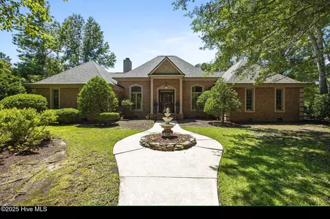 7006 Club House Dr, New Bern, NC 28562