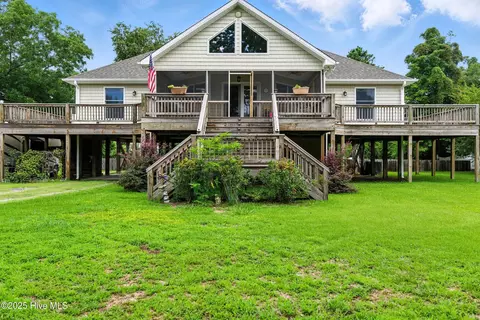102 Lighthouse Vw, Aydlett, NC 27916