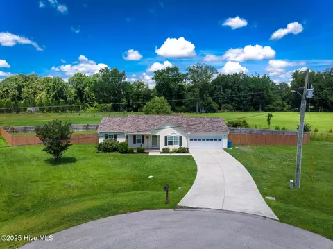 305 High Stepper Ct, Jacksonville, NC 28540