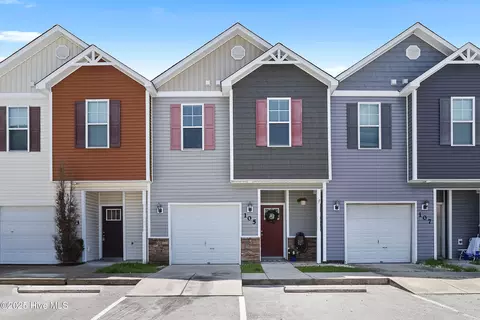 105 Waterstone Ln, Jacksonville, NC 28546