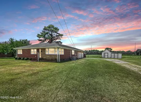 202 Winfall Blvd, Hertford, NC 27944
