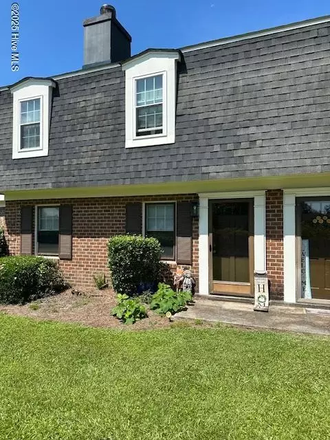 7 Scott St, Greenville, NC 27858