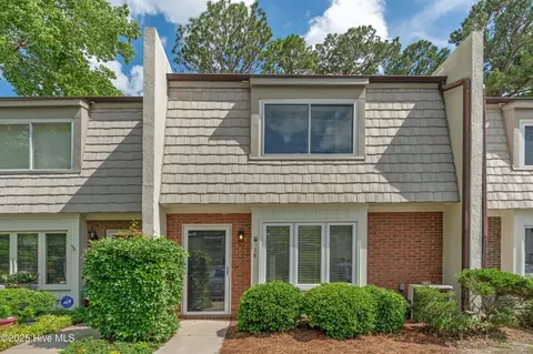 514 Cobblestone Dr, Wilmington, NC 28405