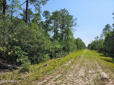 1550 Robin Rd, Boiling Spring Lakes, NC 28461