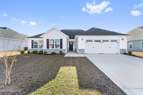 552 Appalachian Trl N, Jacksonville, NC 28546