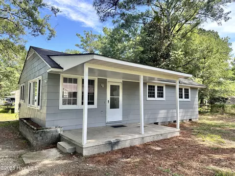 523 Charles St, Grifton, NC 28530