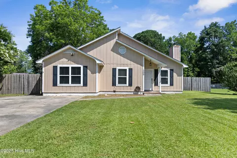 509 Fox Run Rd, Jacksonville, NC 28546