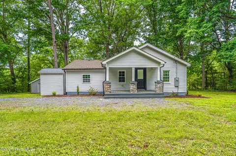 2396 Putnam Glendon Rd, Carthage, NC 28327