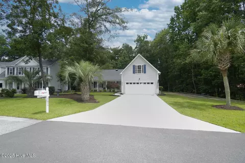9854 N Olde Towne Wynd SE, Belville, NC 28451