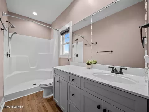 Bath - 500 Perth Ct, Hubert, NC 28539 photo 3 of 4