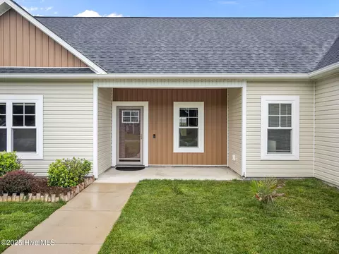 Exterior - 500 Perth Ct, Hubert, NC 28539 photo 6 of 8