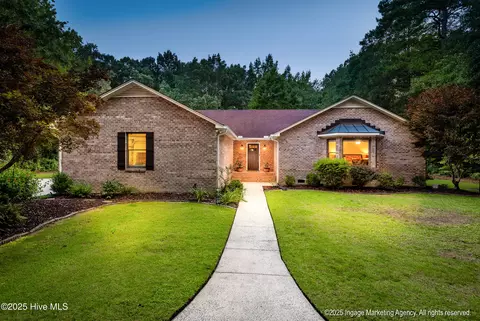 1348 Doris Cir, Greenville, NC 27858