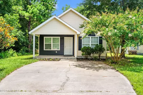 106 W Washington St, Tabor City, NC 28463