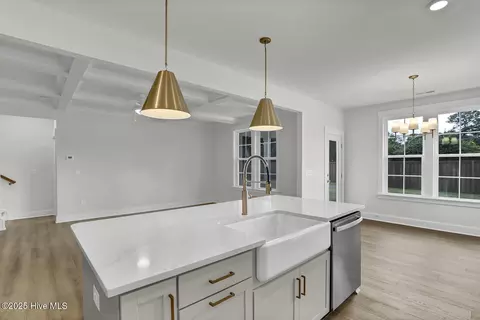 Kitchen - 174 Planters Walk, Hampstead, NC 28443 photo 3 of 4