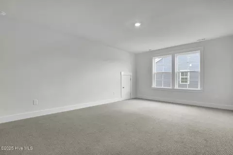 Bedroom - 174 Planters Walk, Hampstead, NC 28443 photo 6 of 7