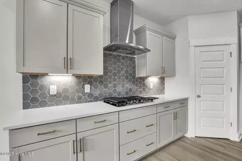 Kitchen - 174 Planters Walk, Hampstead, NC 28443 photo 2 of 4
