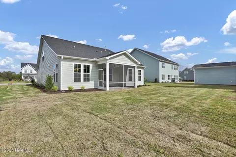 Exterior - 174 Planters Walk, Hampstead, NC 28443 photo 3 of 3