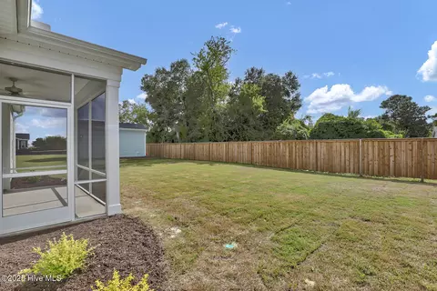 Exterior - 174 Planters Walk, Hampstead, NC 28443 photo 2 of 3
