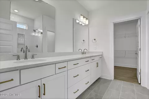 Bath - 174 Planters Walk, Hampstead, NC 28443 photo 1 of 4