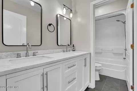 Bath - 108 Sound View Dr, Hampstead, NC 28443 photo 3 of 3
