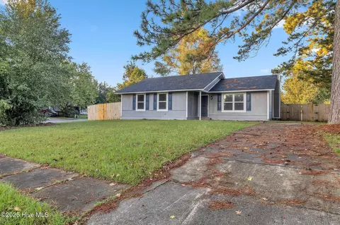 411 Cardinal Dr, Jacksonville, NC 28546