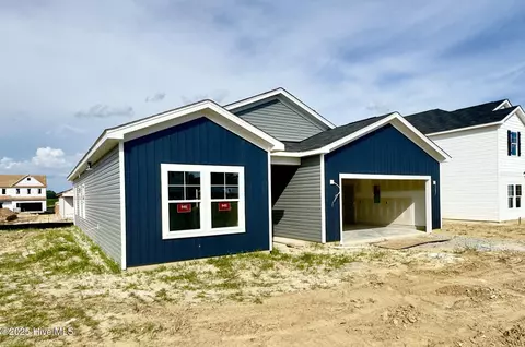 603 S Squires Run Ln, Richlands, NC 28574