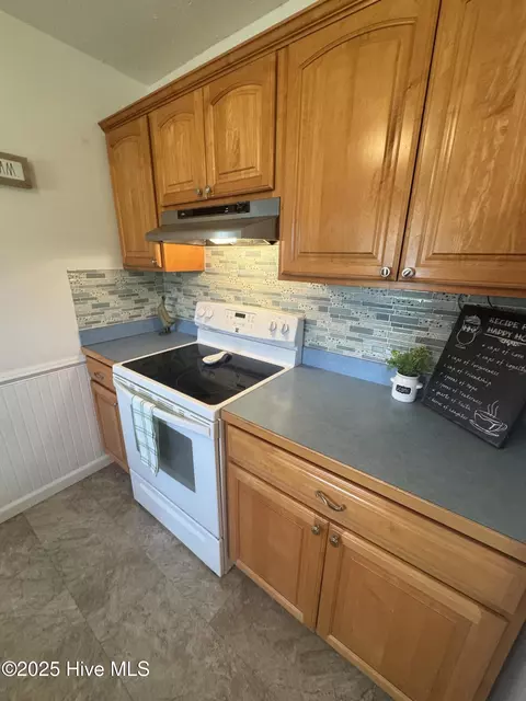 Kitchen - 648 Shell Hill Rd, Sea Level, NC 28577 photo 2 of 6