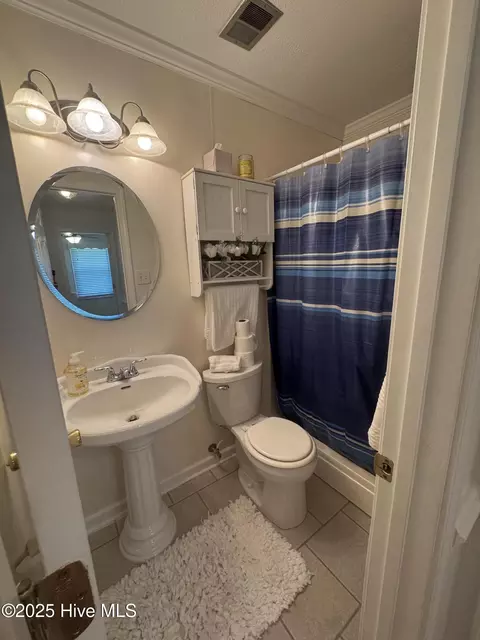 Bath - 648 Shell Hill Rd, Sea Level, NC 28577 photo 3 of 8