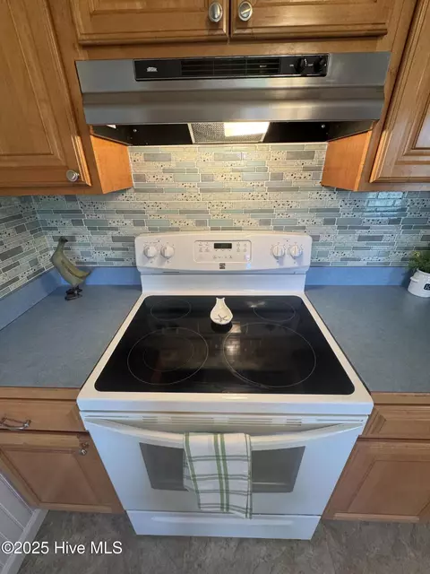 Kitchen - 648 Shell Hill Rd, Sea Level, NC 28577 photo 3 of 6