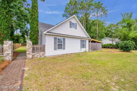 711 Navaho Trl, Wilmington, NC 28409