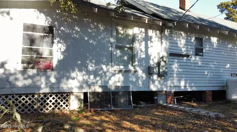 Exterior - 919 Seashore Dr, Atlantic, NC 28511 photo 8 of 9