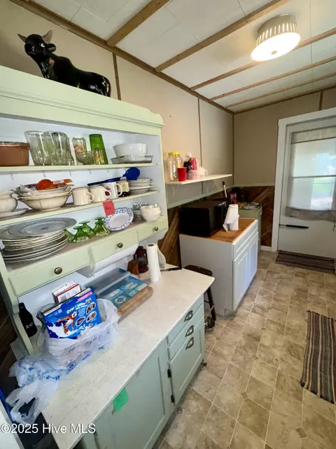 Kitchen - 919 Seashore Dr, Atlantic, NC 28511 photo 4 of 4