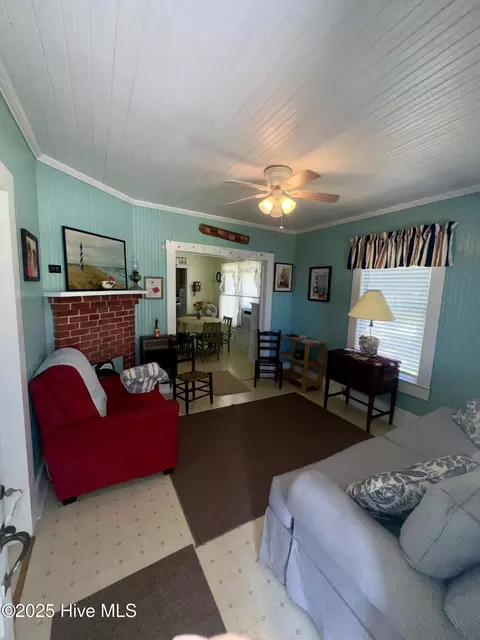 Living - 919 Seashore Dr, Atlantic, NC 28511 photo 1 of 2