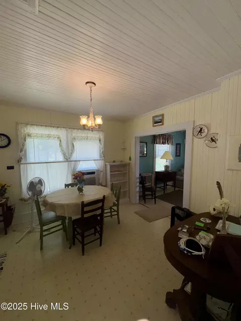 Dining - 919 Seashore Dr, Atlantic, NC 28511 photo 1 of 3