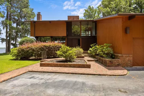 1402 Green Springs Rd, New Bern, NC 28560