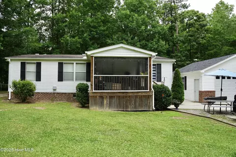 88 Birch Dr, Blounts Creek, NC 27814