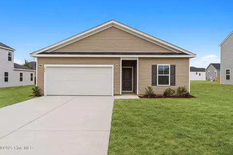 604 S Squires Run Ln, Richlands, NC 28574