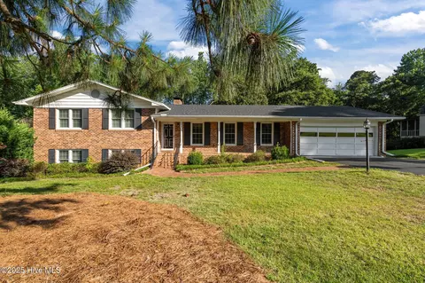 306 Mclean St, Hamlet, NC 28345