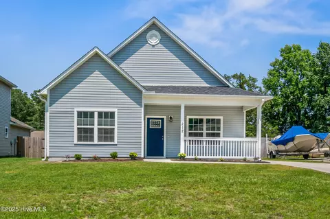 212 Robert Alan Dr, Jacksonville, NC 28546