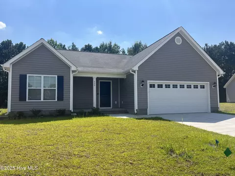 720 Peridot Ct, Winterville, NC 28590